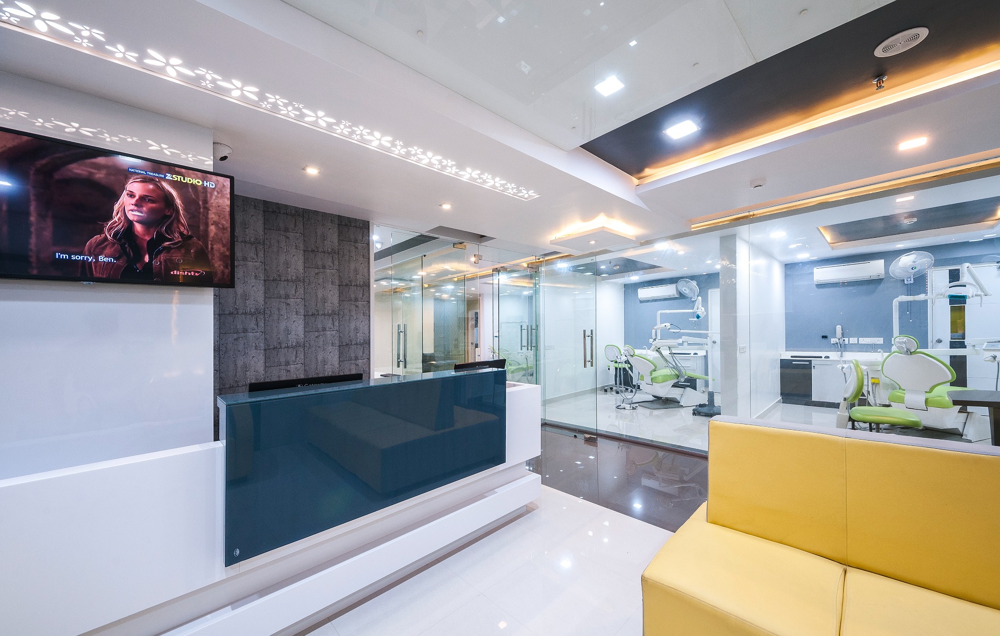 Dental Aswin treatment room and corridor