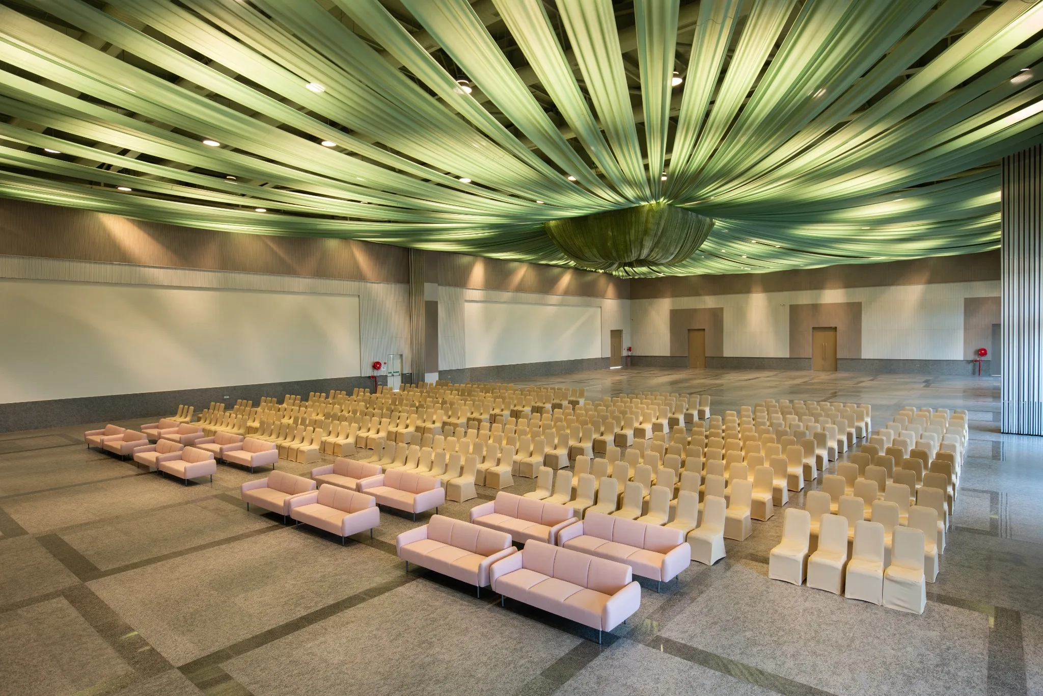 MOMENTUS grand lobby interior wide view