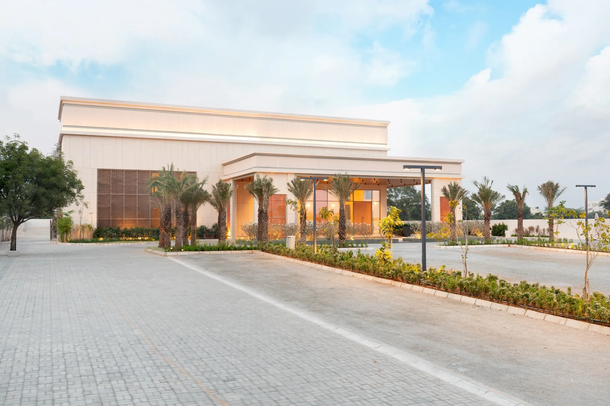 MOMENTUS lounge seating area interior